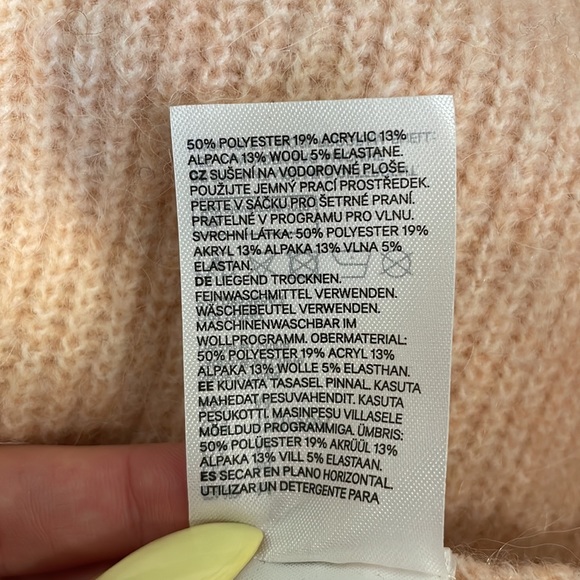 Blush cardigan with rhinestone buttons - Picture 4 of 4